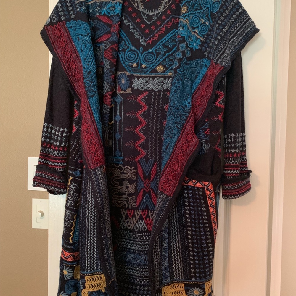 Clothes: - Picture 5 of 6